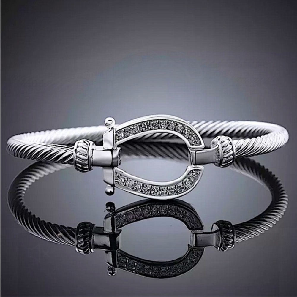 STERLING SILVER ZIRCON HORSESHOE BANGLE BRACELET
